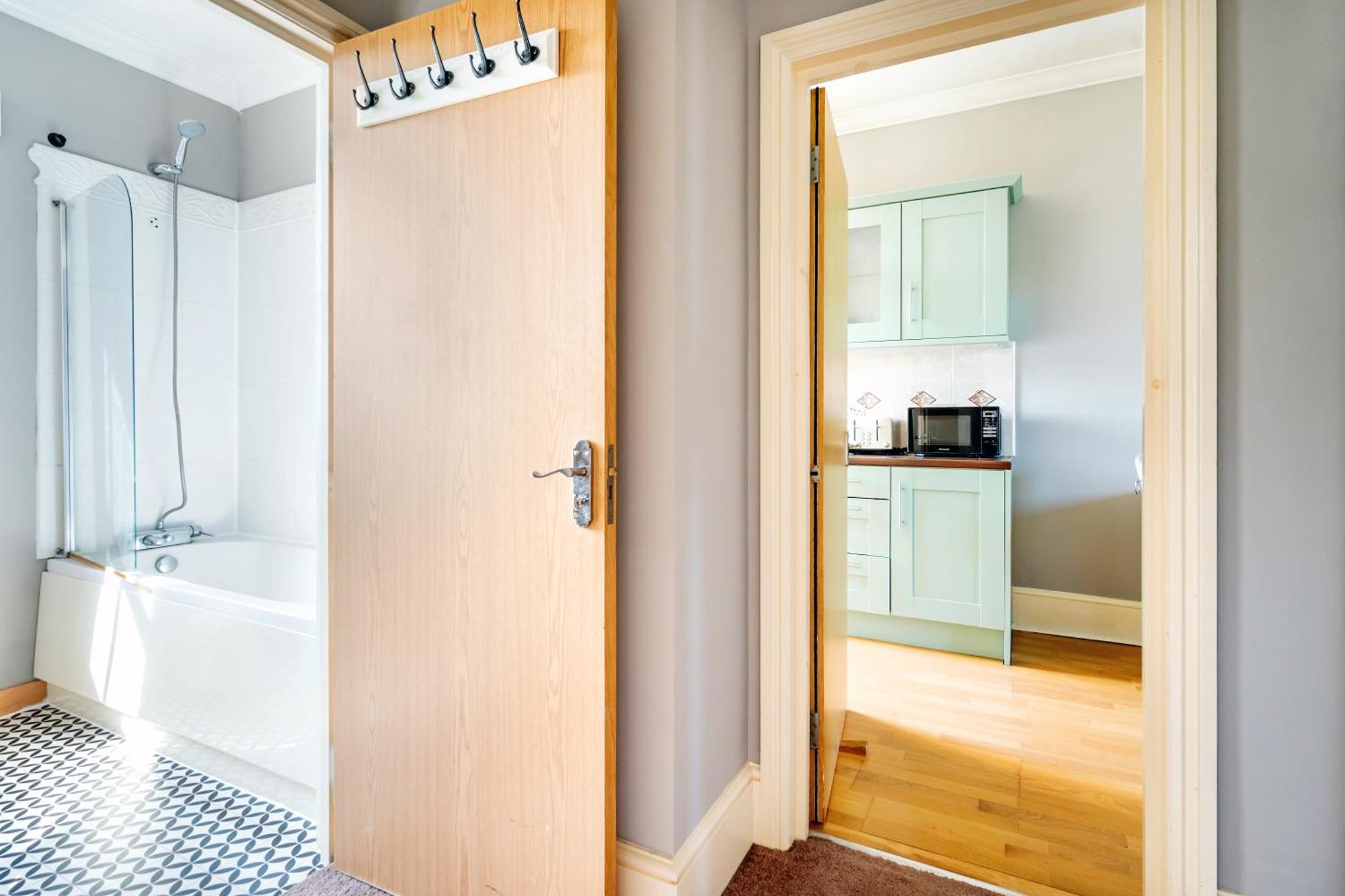 Appartement Large 1 Bedroom In Center Of *
